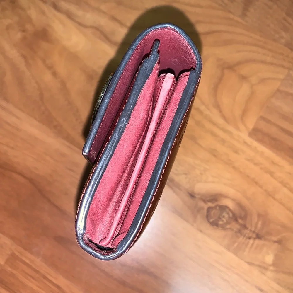 Authentic Gucci Patent Guccisima Heart Continental Flap Wallet (Bordeaux) - Picture 5 of 12